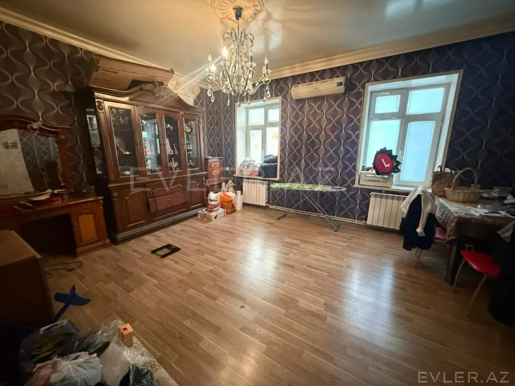 Satılır, köhnə tikili
