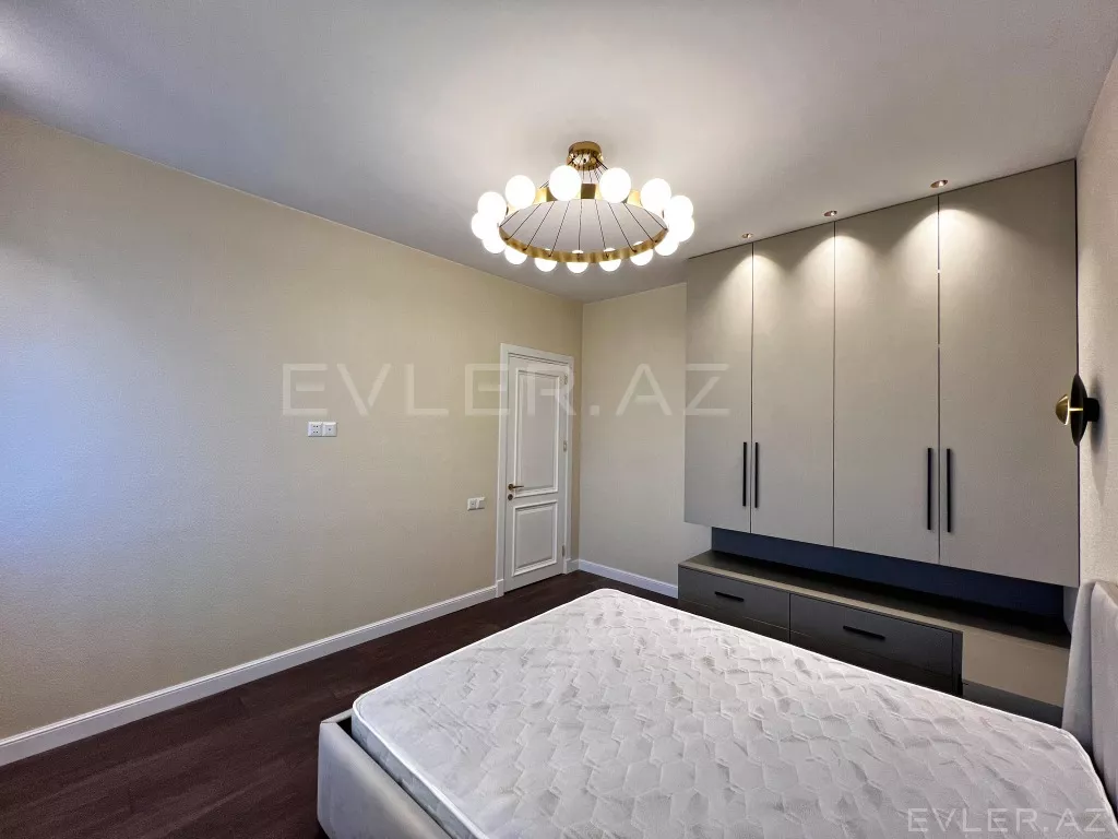 Satılır, həyət evi/villa