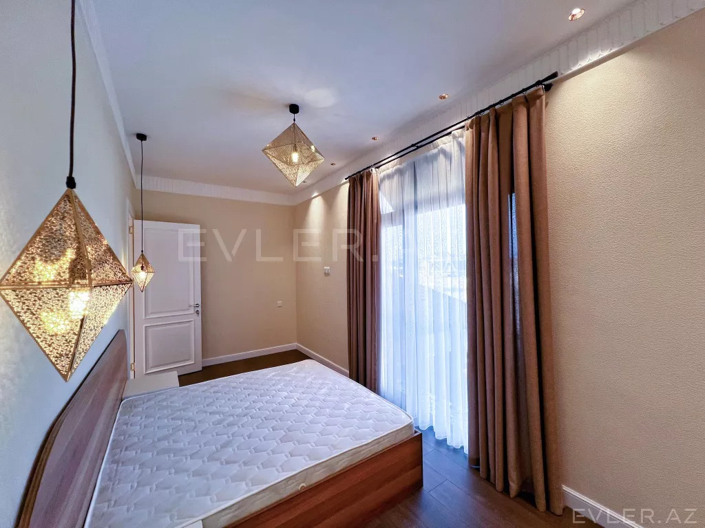 Satılır, həyət evi/villa