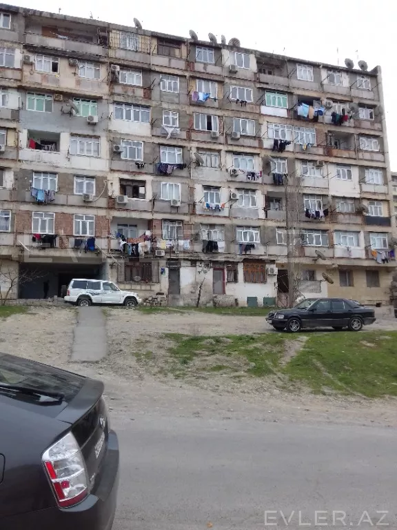 Satılır, köhnə tikili