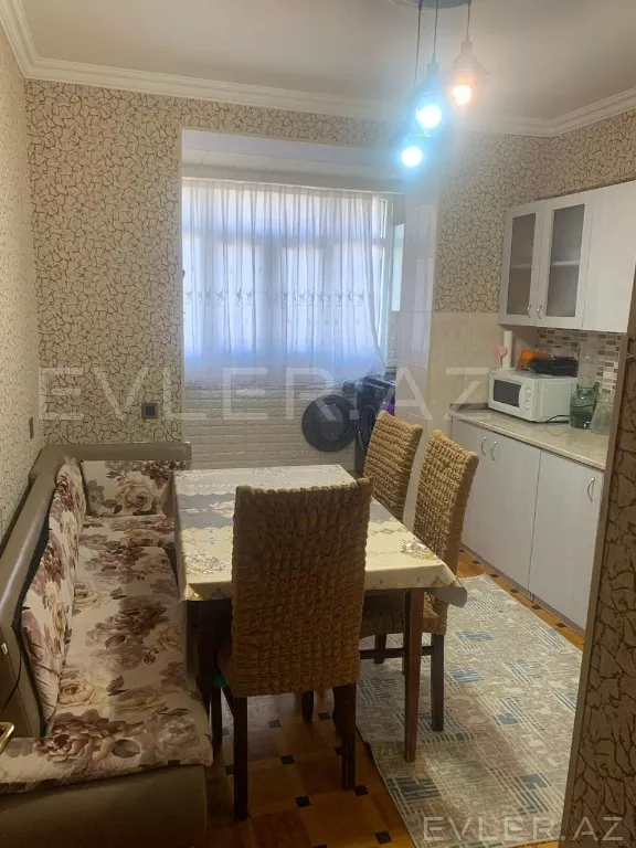 Satılır, köhnə tikili
