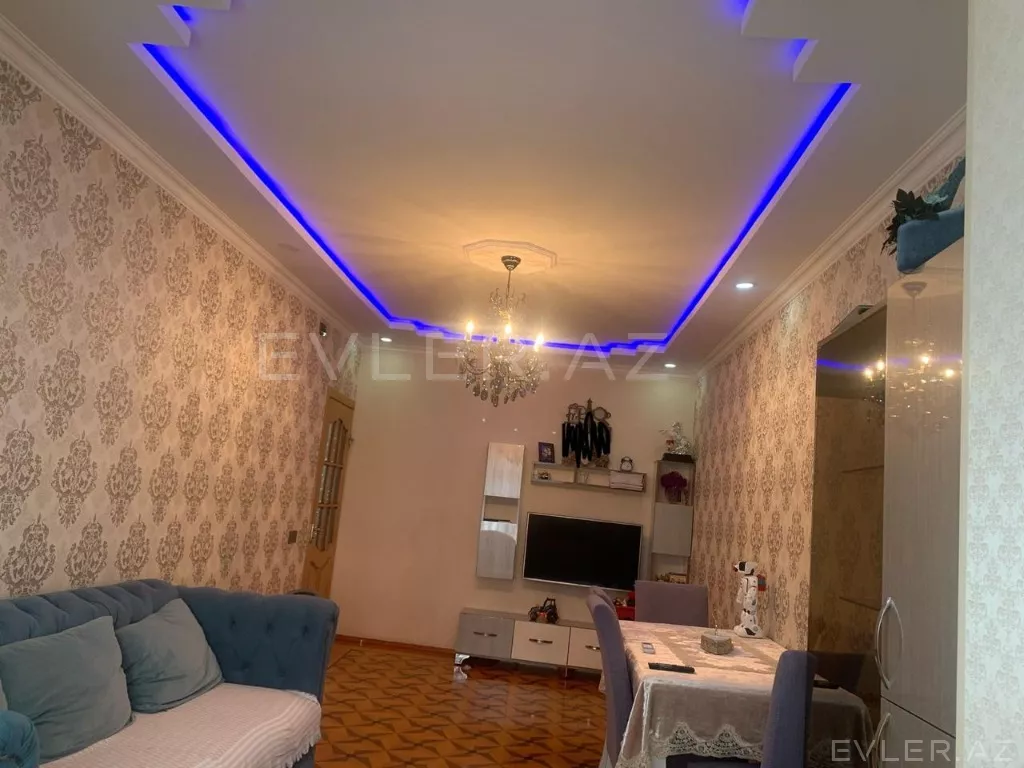 Satılır, köhnə tikili