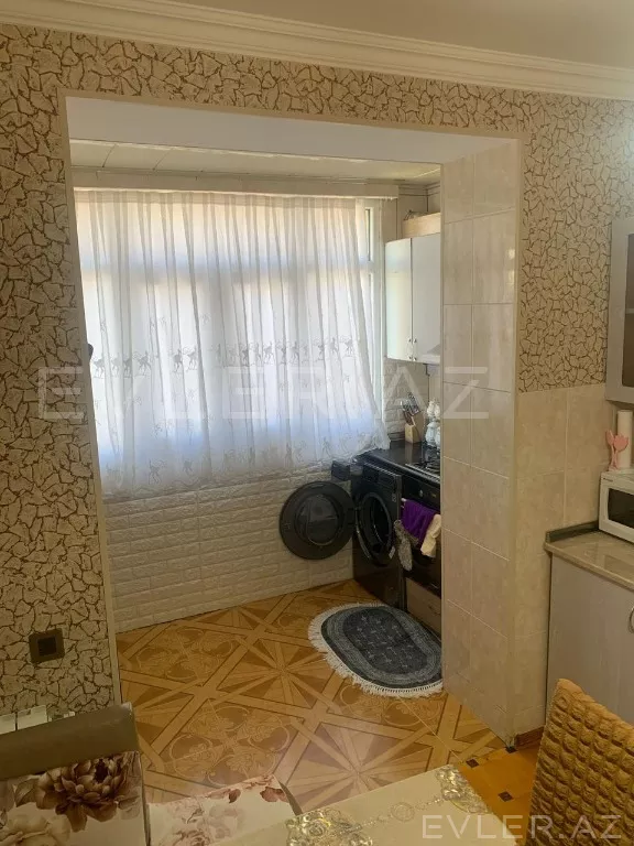 Satılır, köhnə tikili