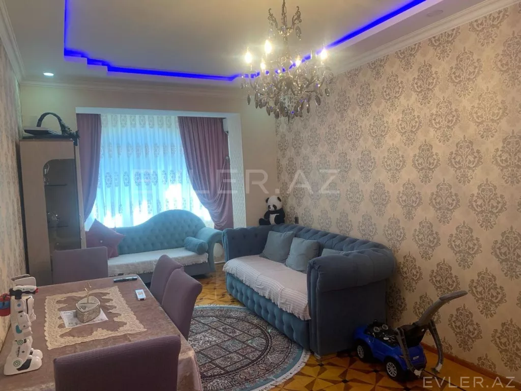 Satılır, köhnə tikili