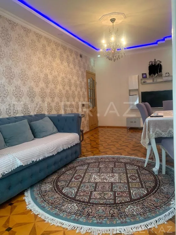 Satılır, köhnə tikili