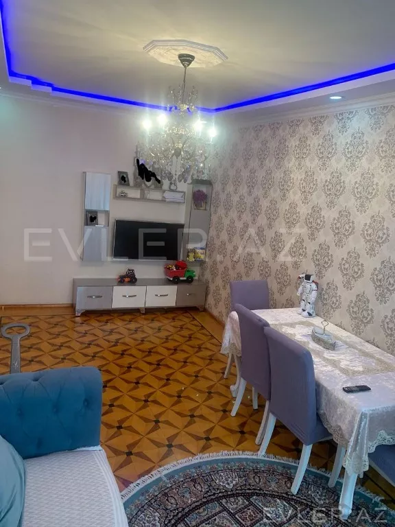 Satılır, köhnə tikili