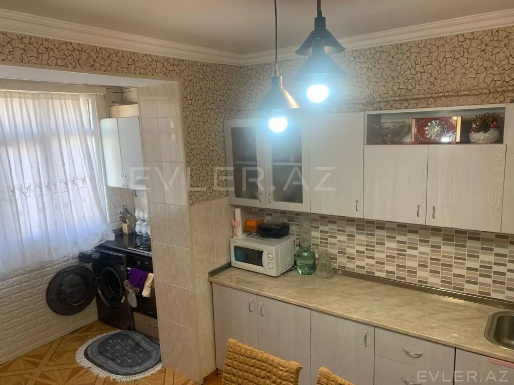 Satılır, köhnə tikili