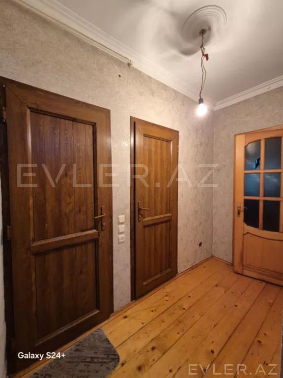 Satılır, köhnə tikili