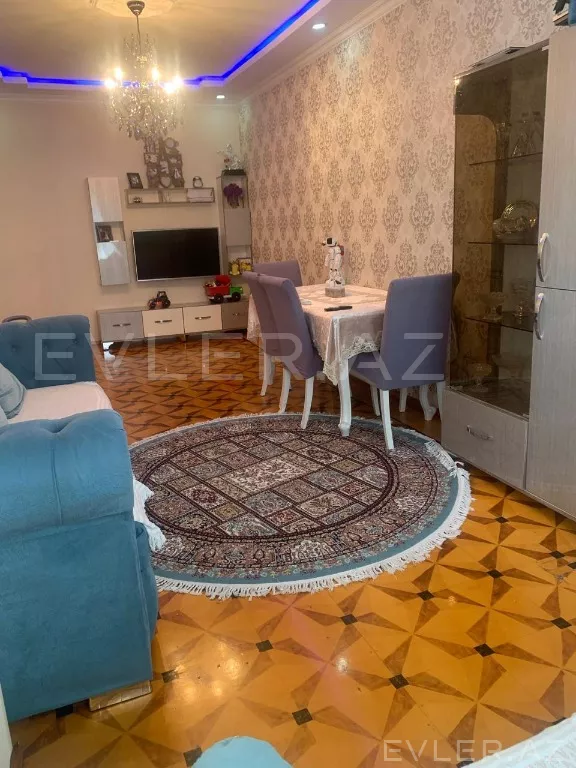 Satılır, köhnə tikili