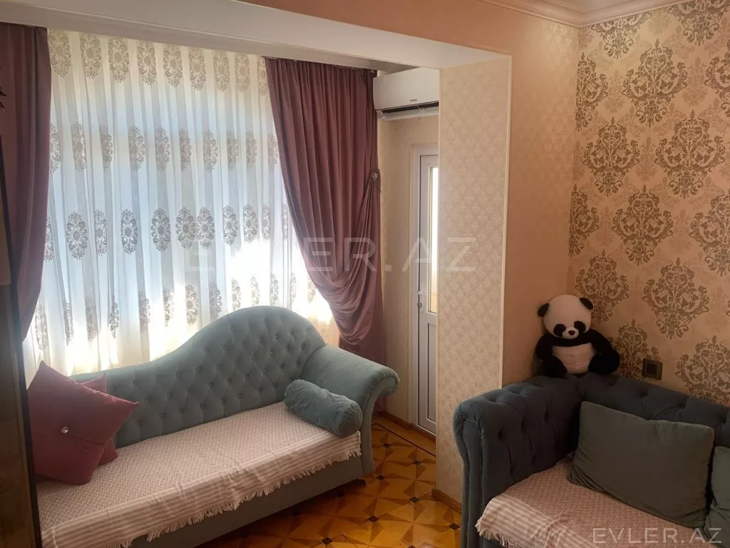 Satılır, köhnə tikili