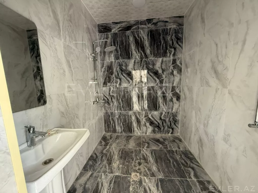 Satılır, həyət evi/villa