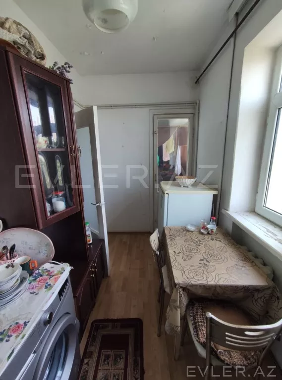 Satılır, köhnə tikili