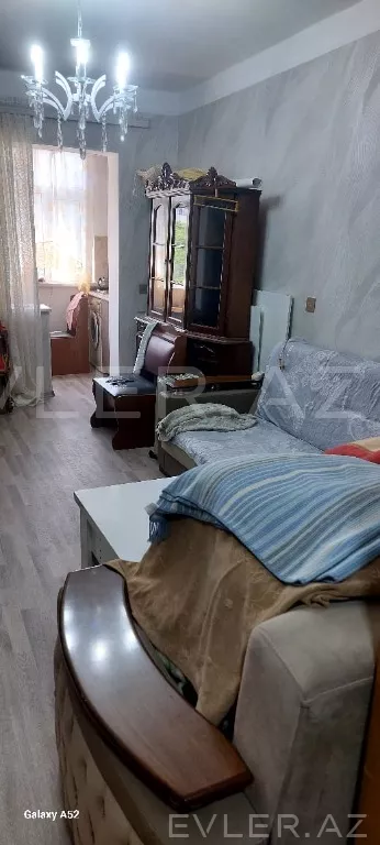 Satılır, köhnə tikili