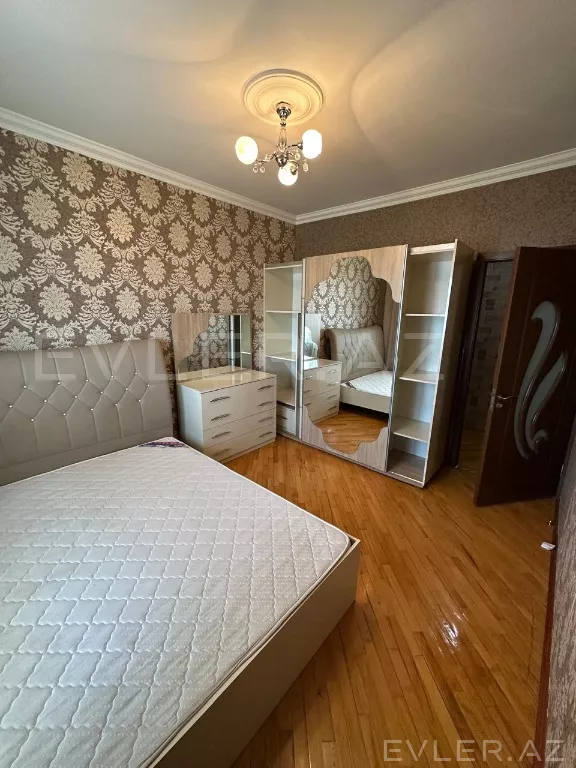 Satılır, köhnə tikili
