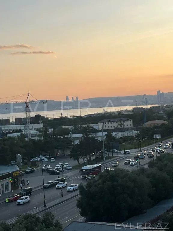 Satılır, köhnə tikili