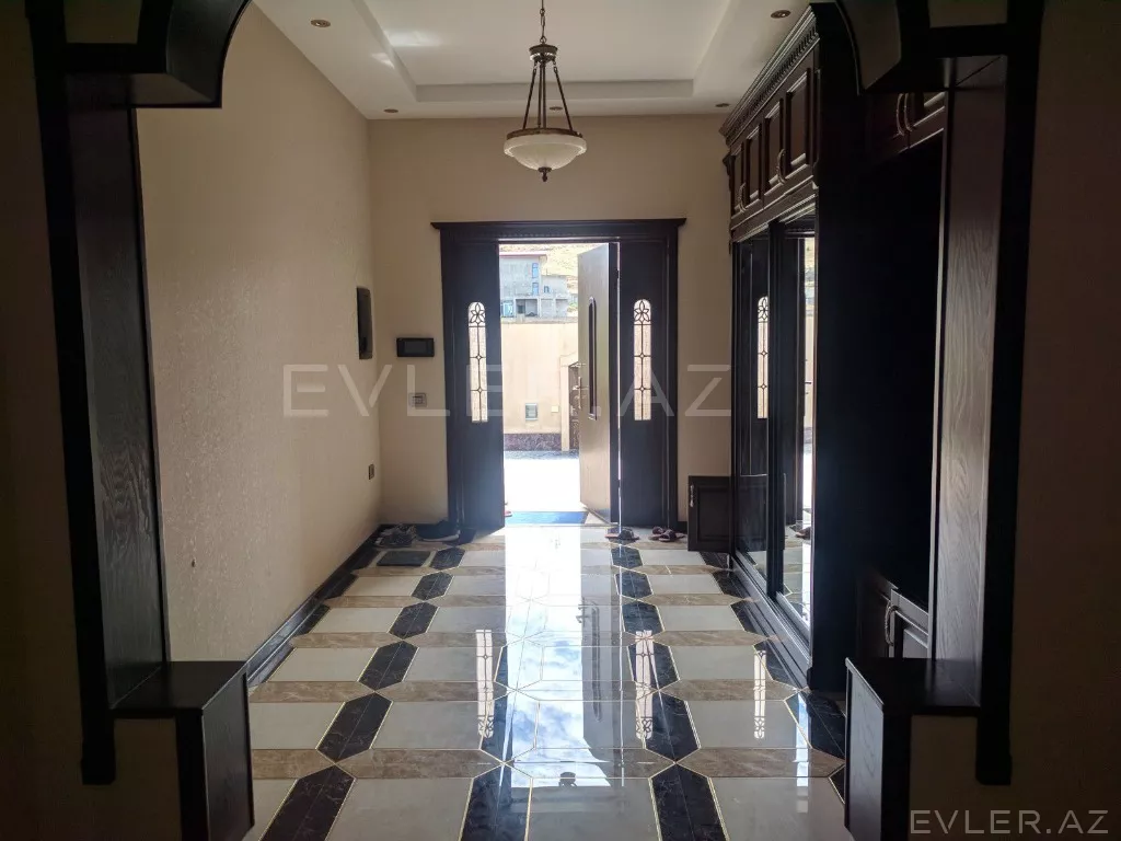 Aylıq, bağ evi