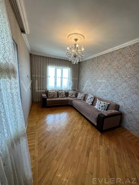 Satılır, köhnə tikili