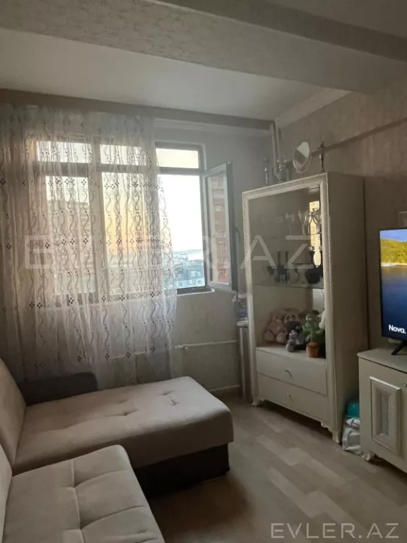 Satılır, köhnə tikili