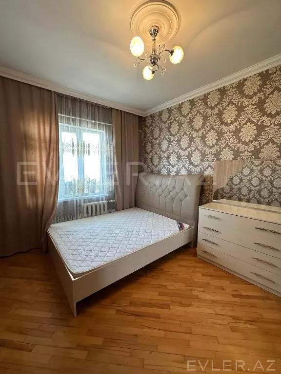 Satılır, köhnə tikili