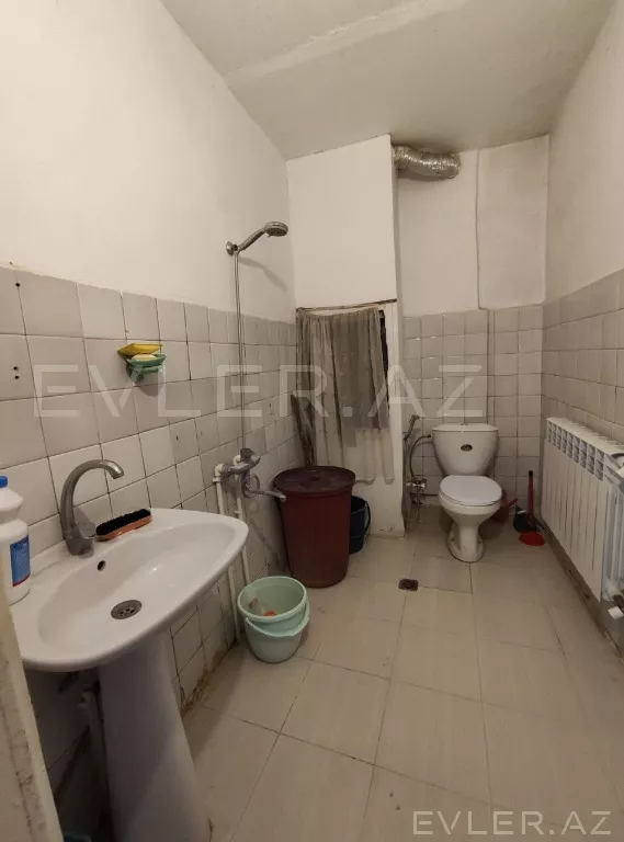 Satılır, köhnə tikili