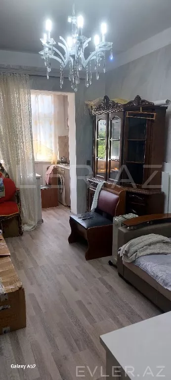 Satılır, köhnə tikili