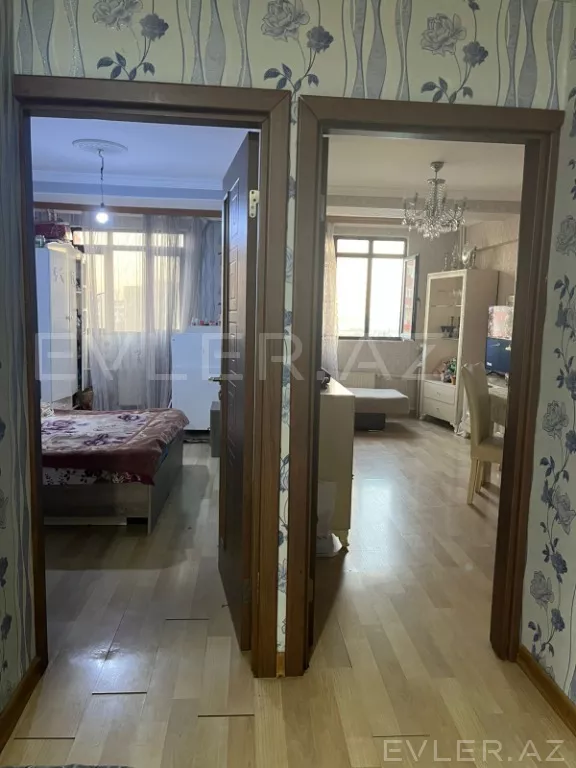 Satılır, köhnə tikili