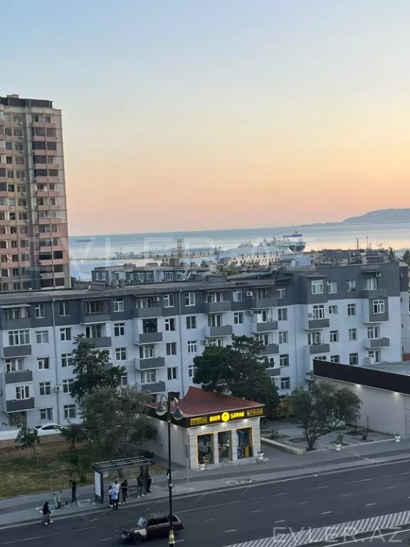 Satılır, köhnə tikili