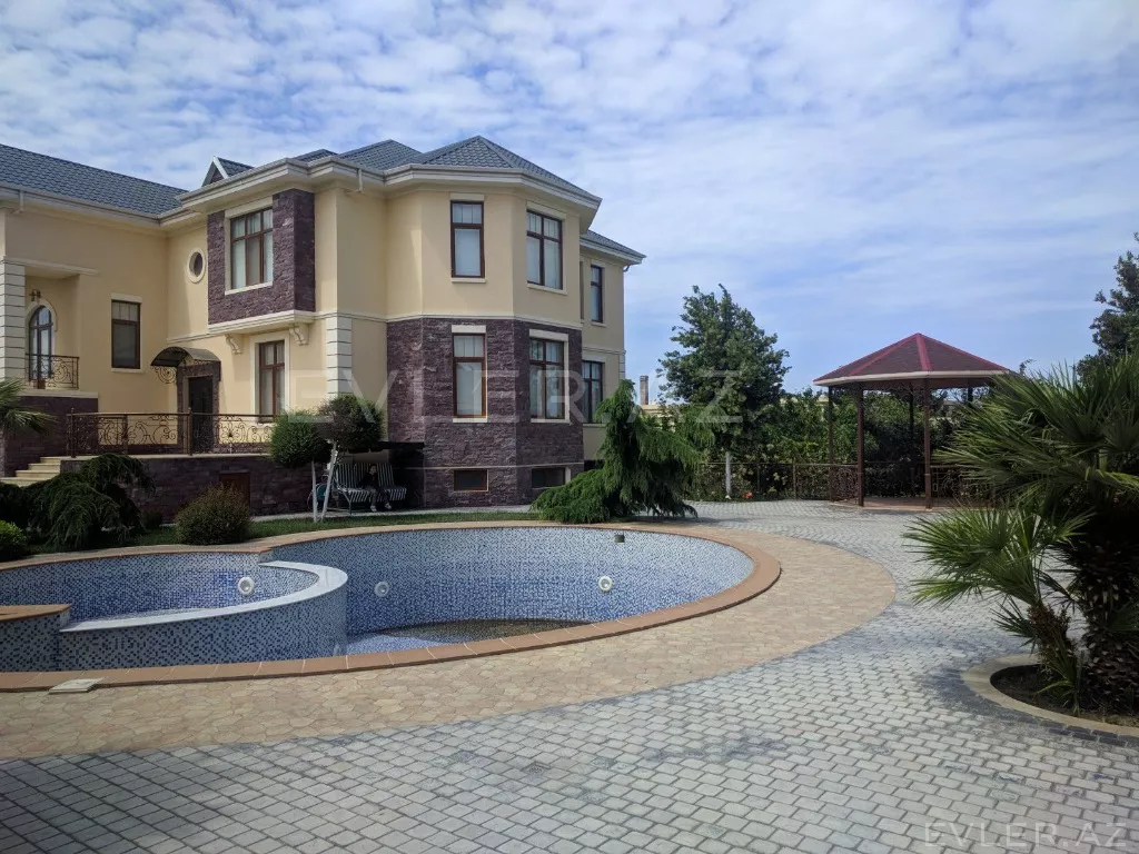 Aylıq, bağ evi