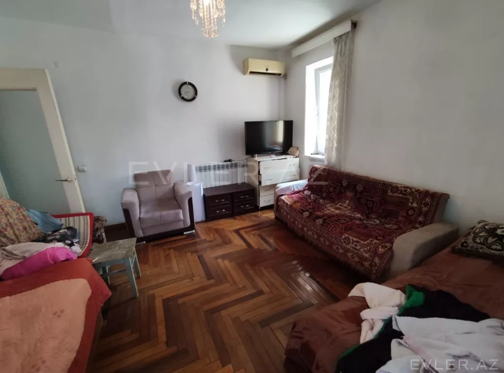 Satılır, köhnə tikili