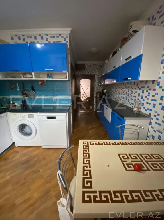 Satılır, köhnə tikili