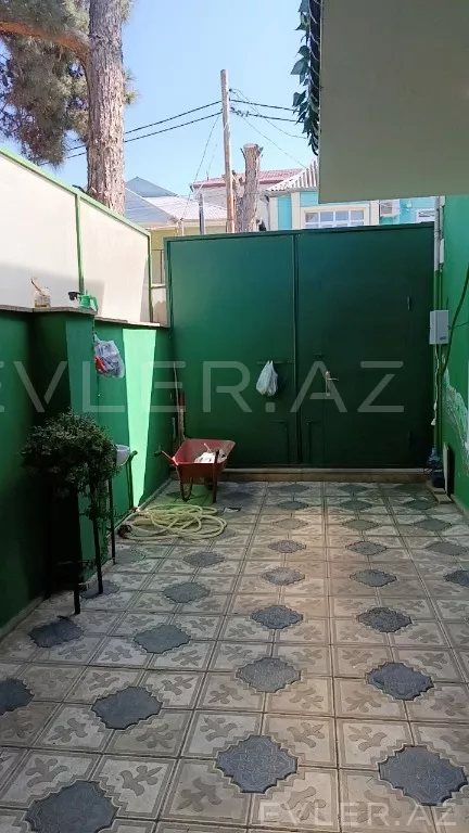 Satılır, həyət evi/villa