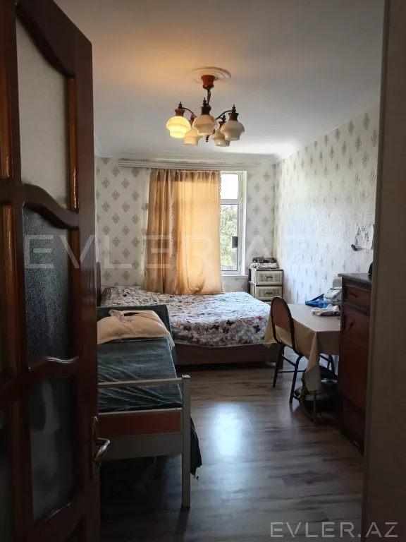 Satılır, köhnə tikili