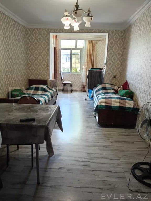 Satılır, köhnə tikili