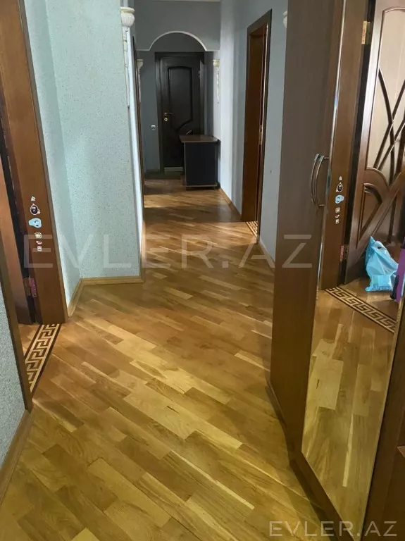 Satılır, köhnə tikili