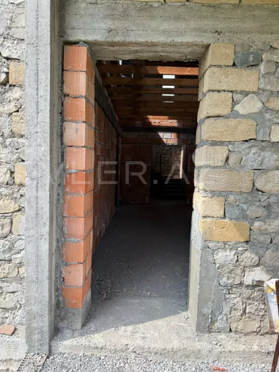 Satılır, həyət evi/villa