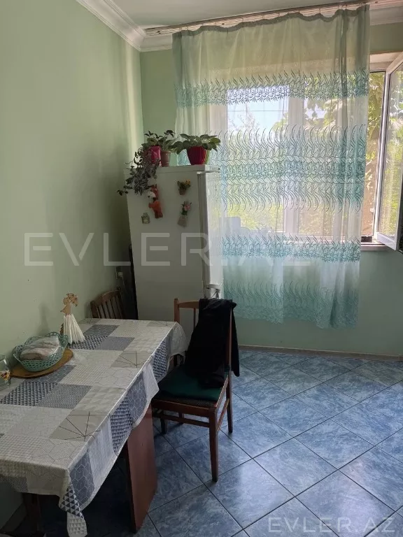 Satılır, köhnə tikili