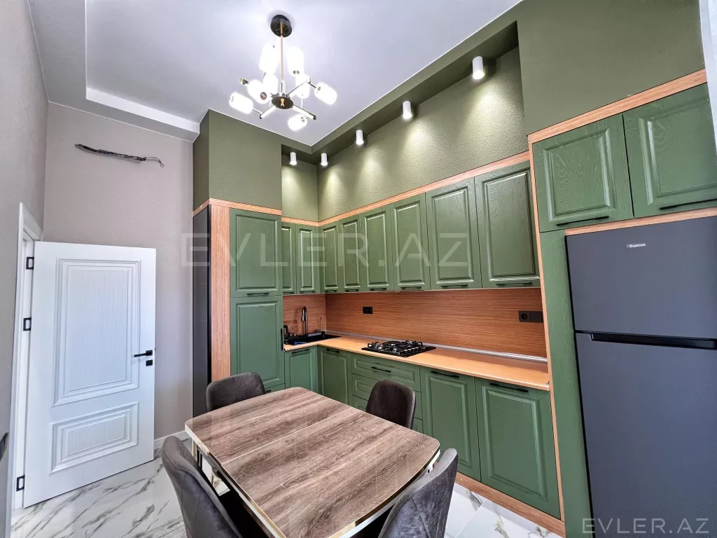 Satılır, həyət evi/villa
