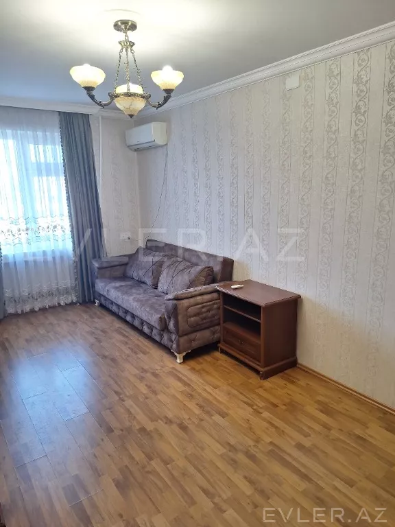 Satılır, köhnə tikili