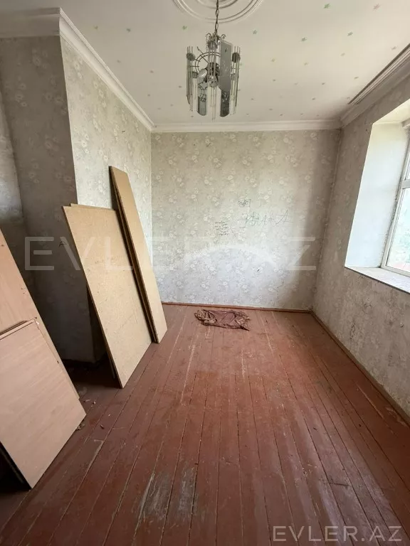 Satılır, köhnə tikili
