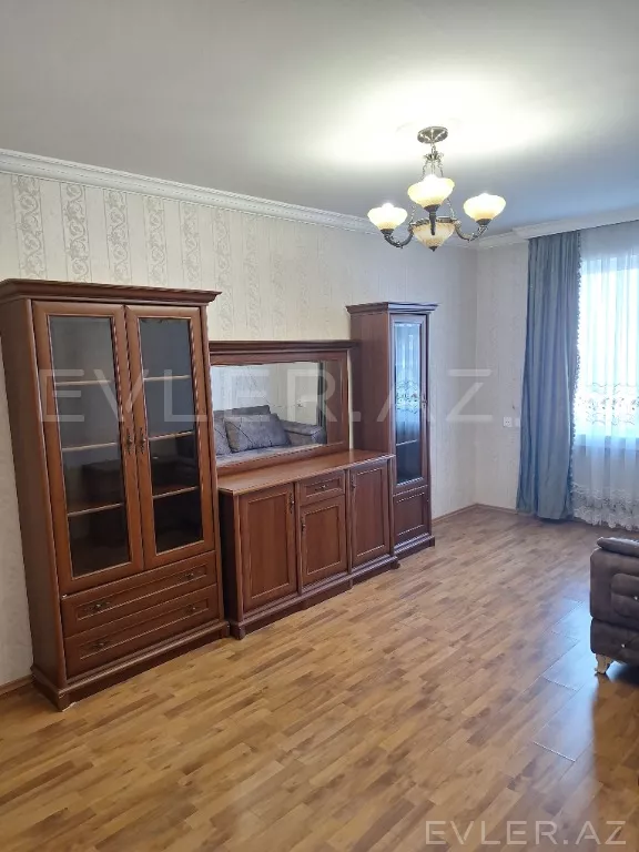 Satılır, köhnə tikili