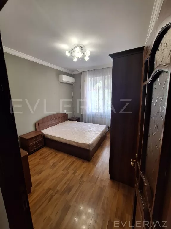 Satılır, köhnə tikili