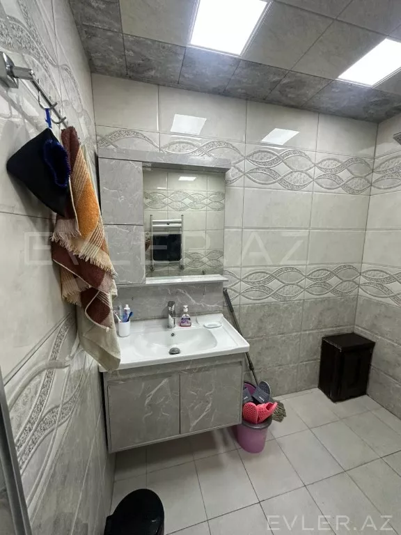 Satılır, köhnə tikili