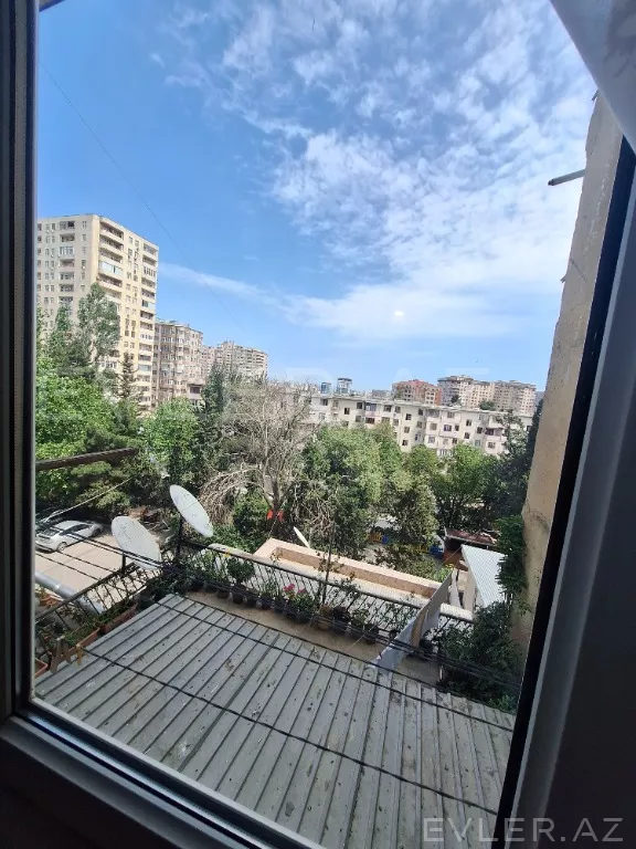 Satılır, köhnə tikili