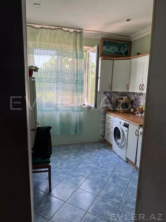 Satılır, köhnə tikili