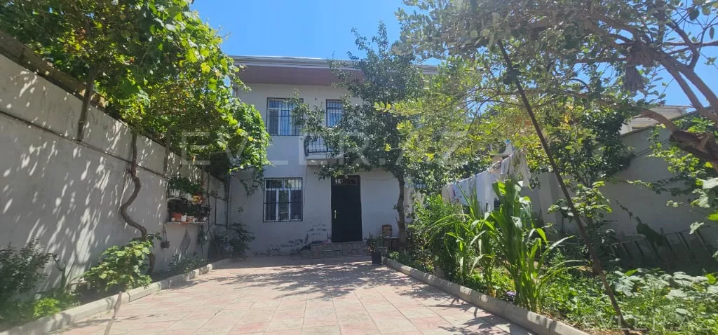 Satılır, həyət evi/villa