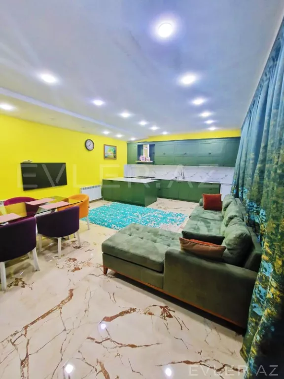 Satılır, həyət evi/villa