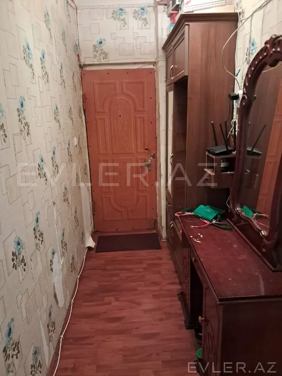 Satılır, köhnə tikili