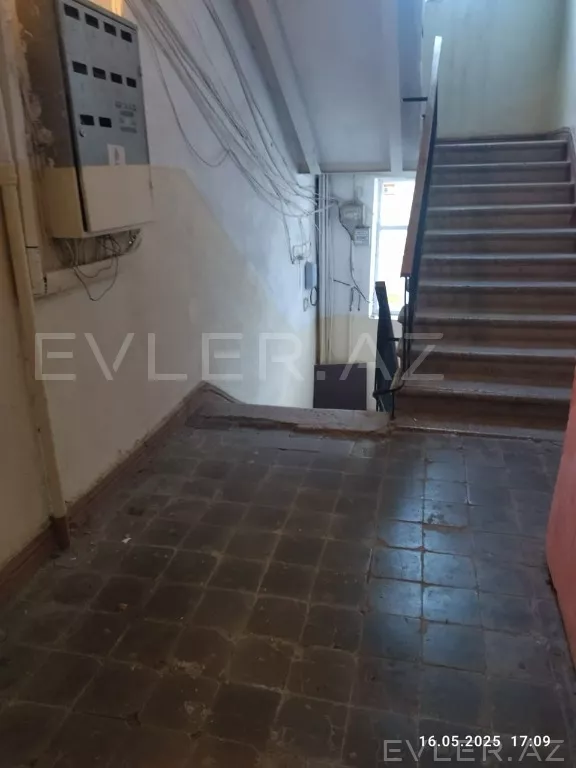 Satılır, köhnə tikili