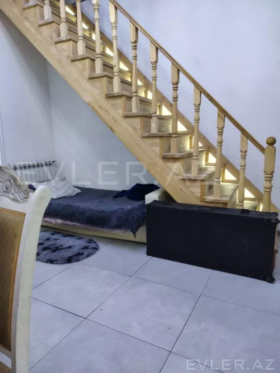 Satılır, həyət evi/villa