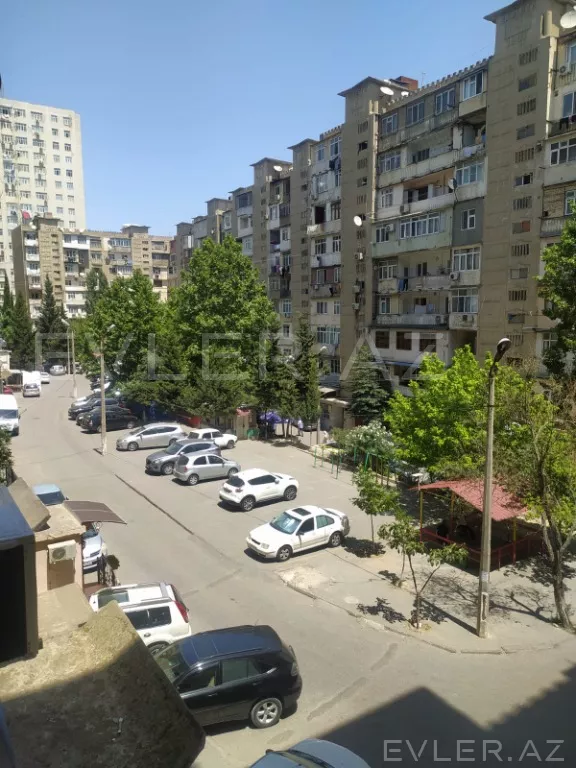 Satılır, köhnə tikili